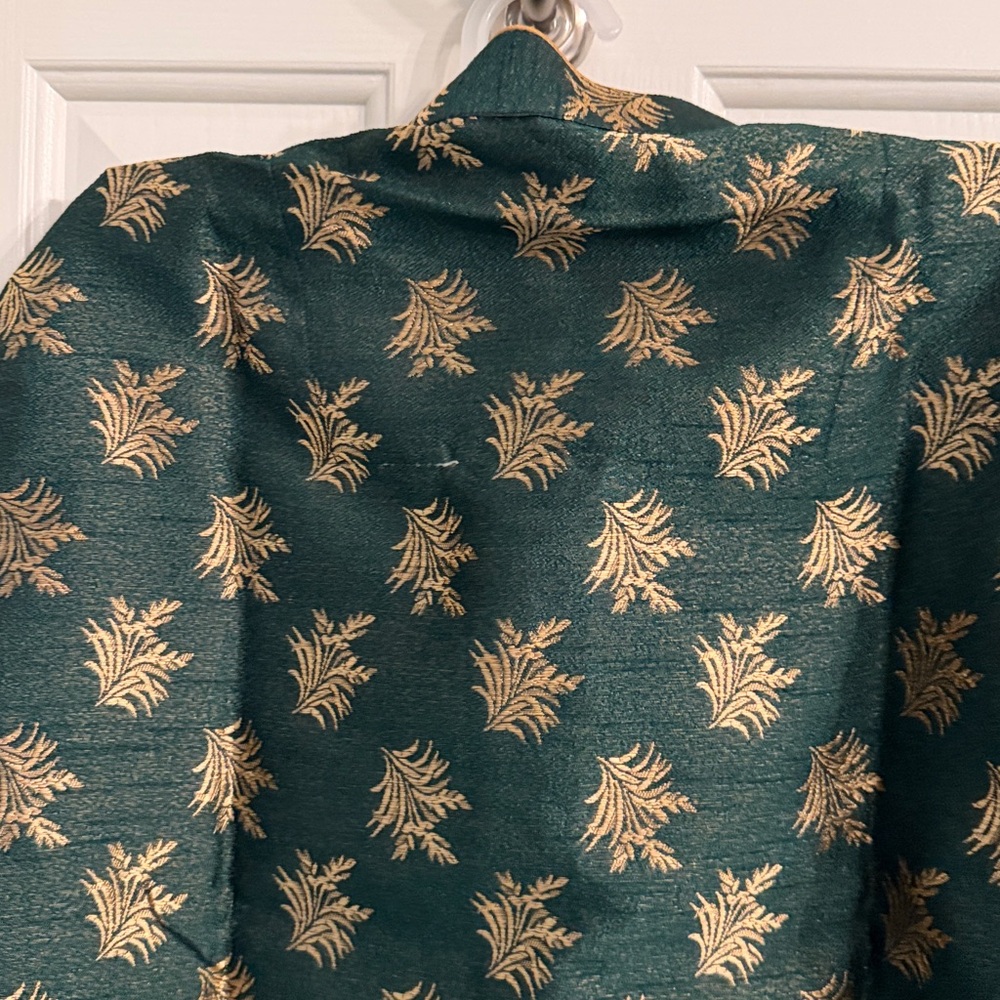 Elegant green and Gold Kurta, Size 36 - Picture 6 of 16